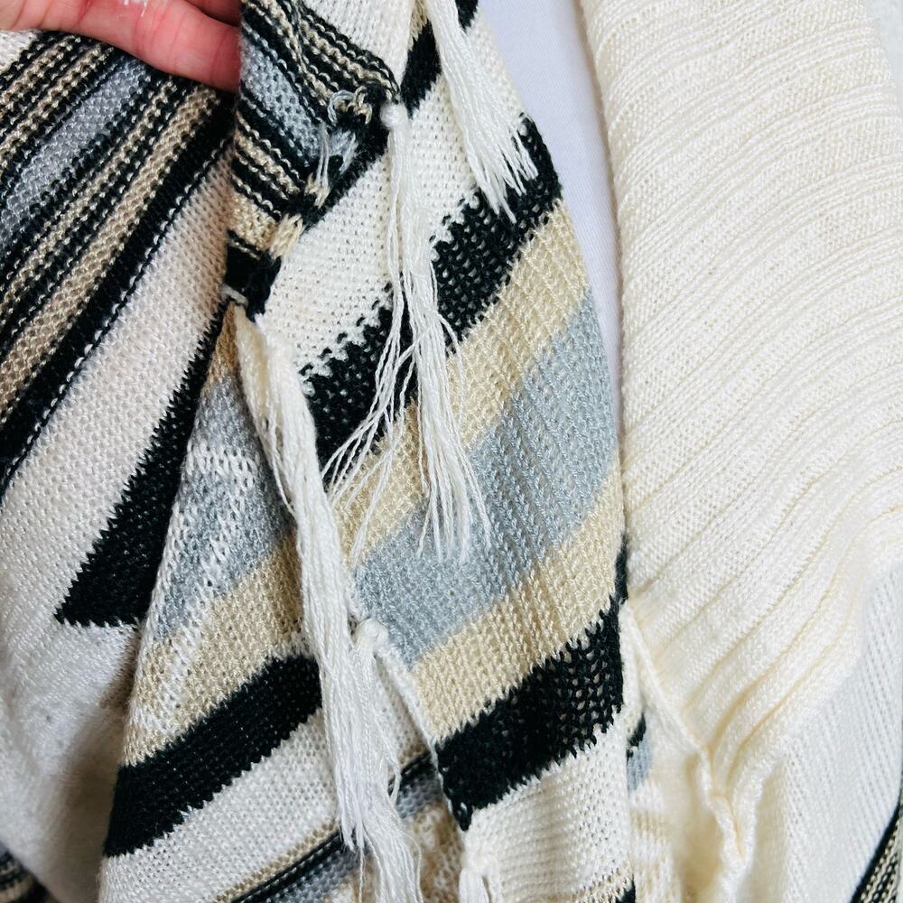 Love On A Hanger Cardigan Medium Cream Boho Aztec Southwestern Fringe Knit Open - Picture 3 of 5